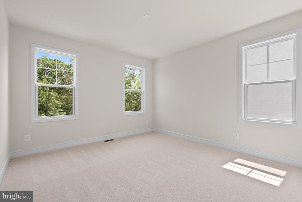 121 Leather Flower Dr
