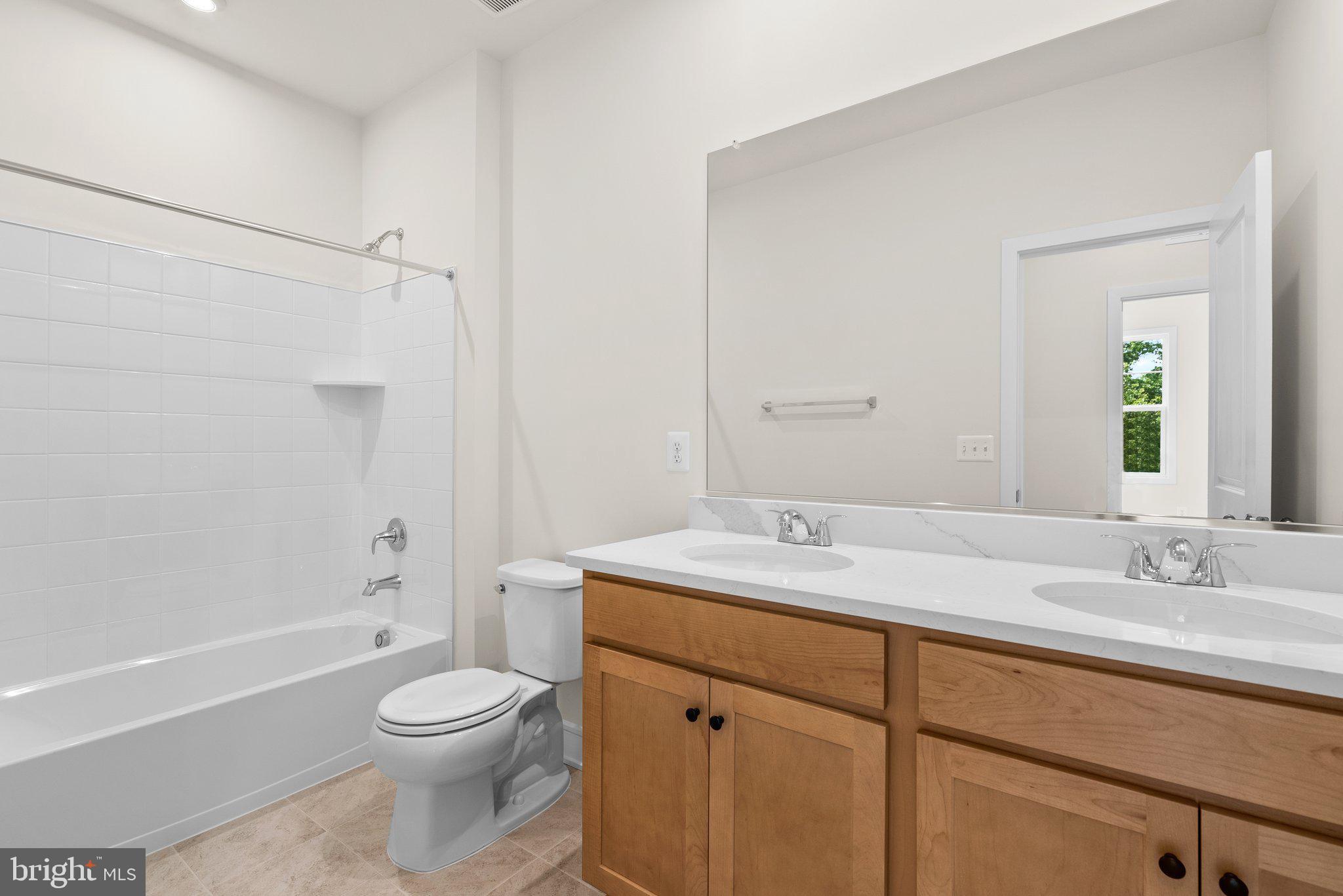 121 Leather Flower Dr