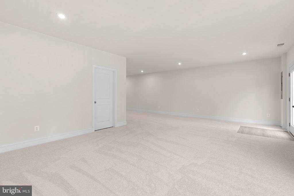 121 Leather Flower Dr