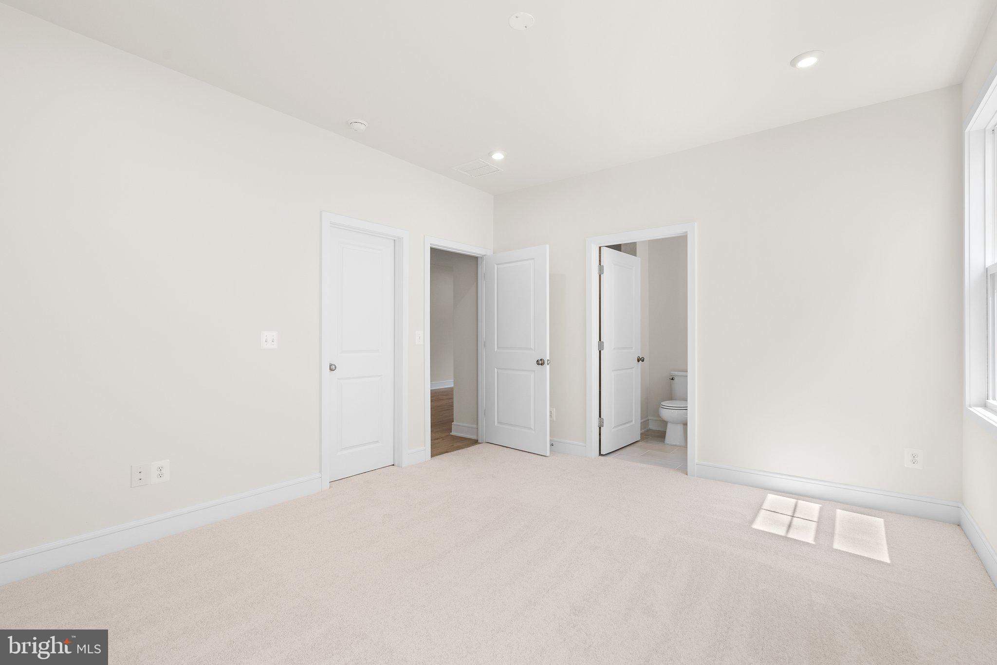 121 Leather Flower Dr