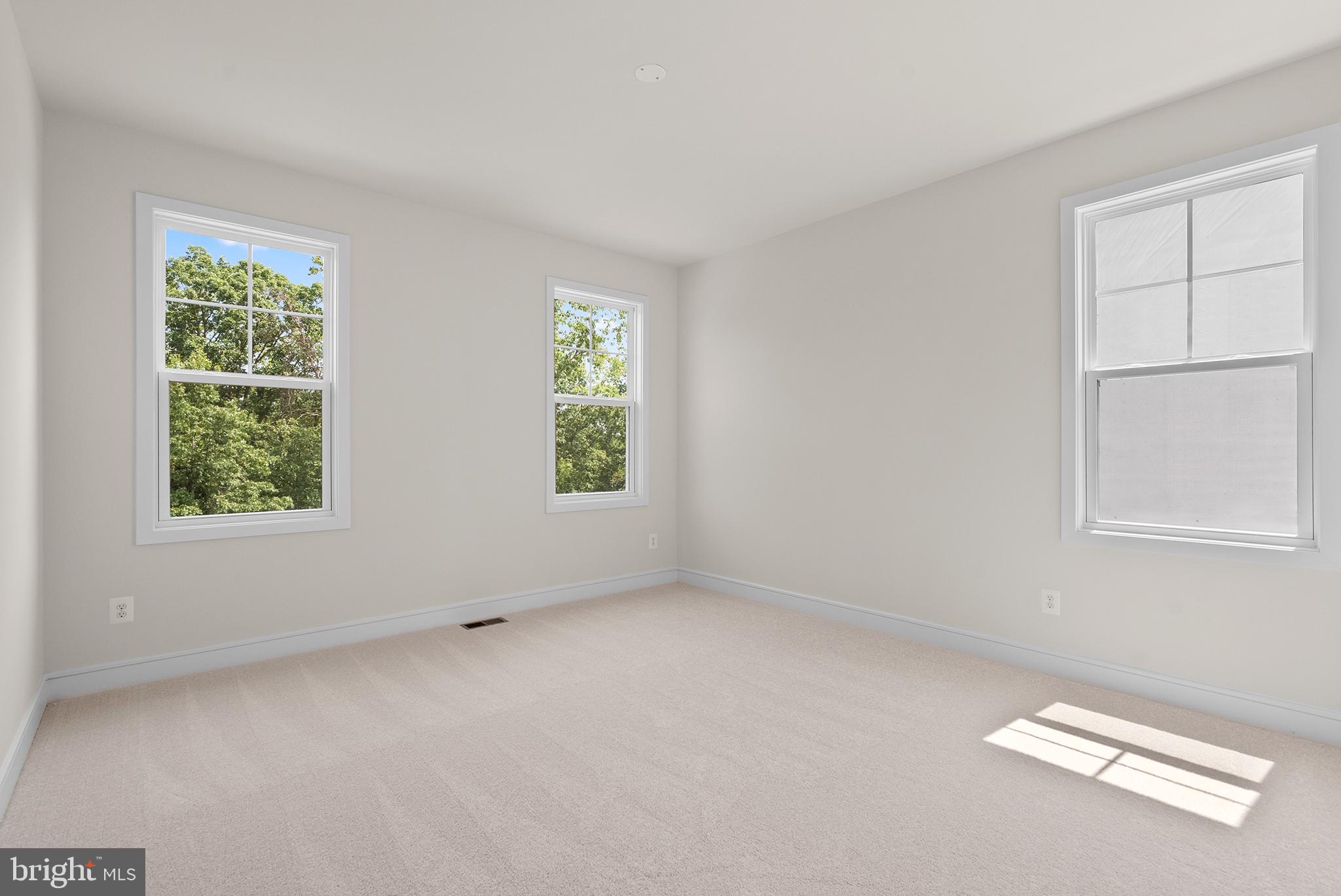 121 Leather Flower Dr