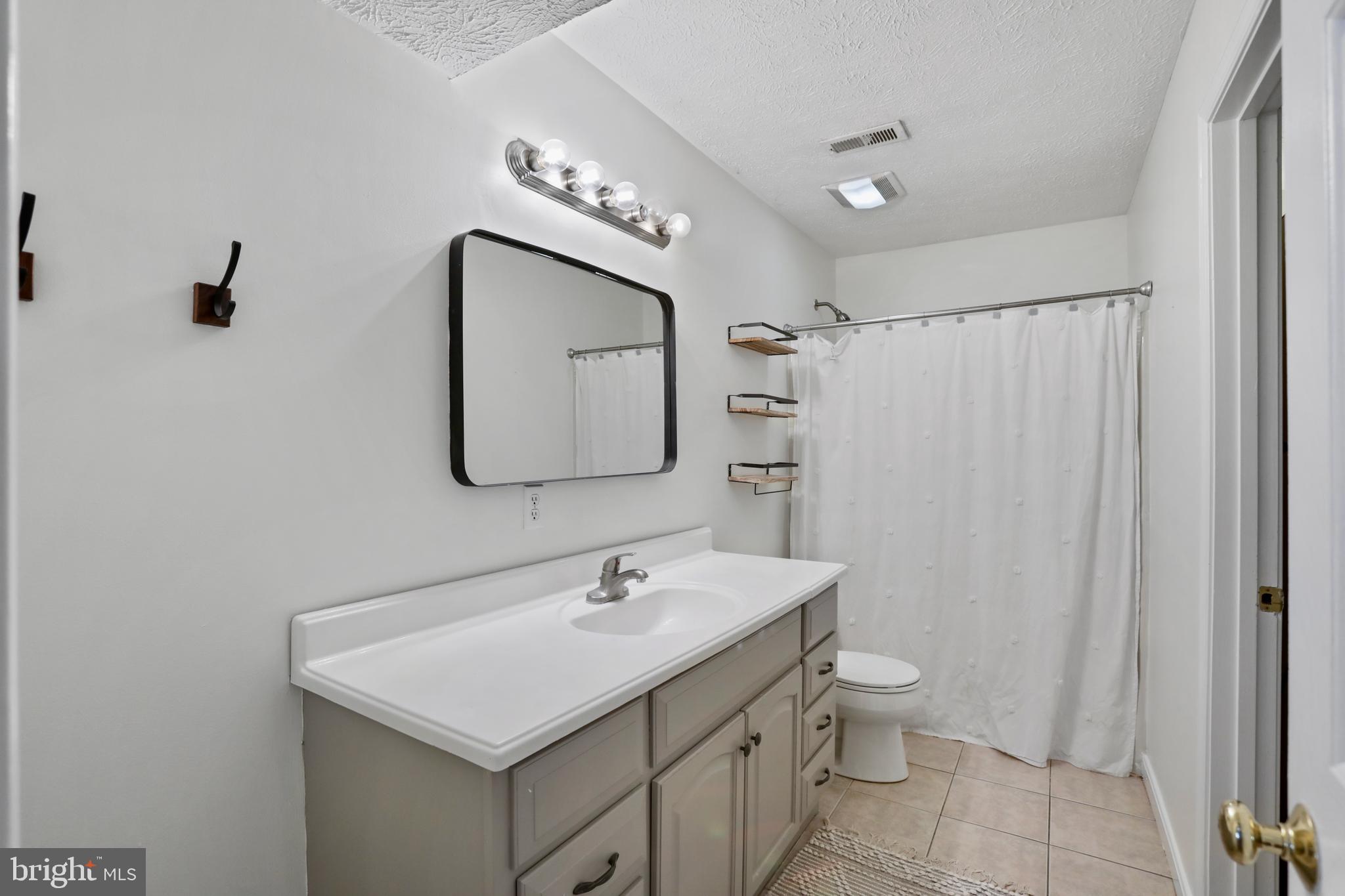 106 New Kent Ct
