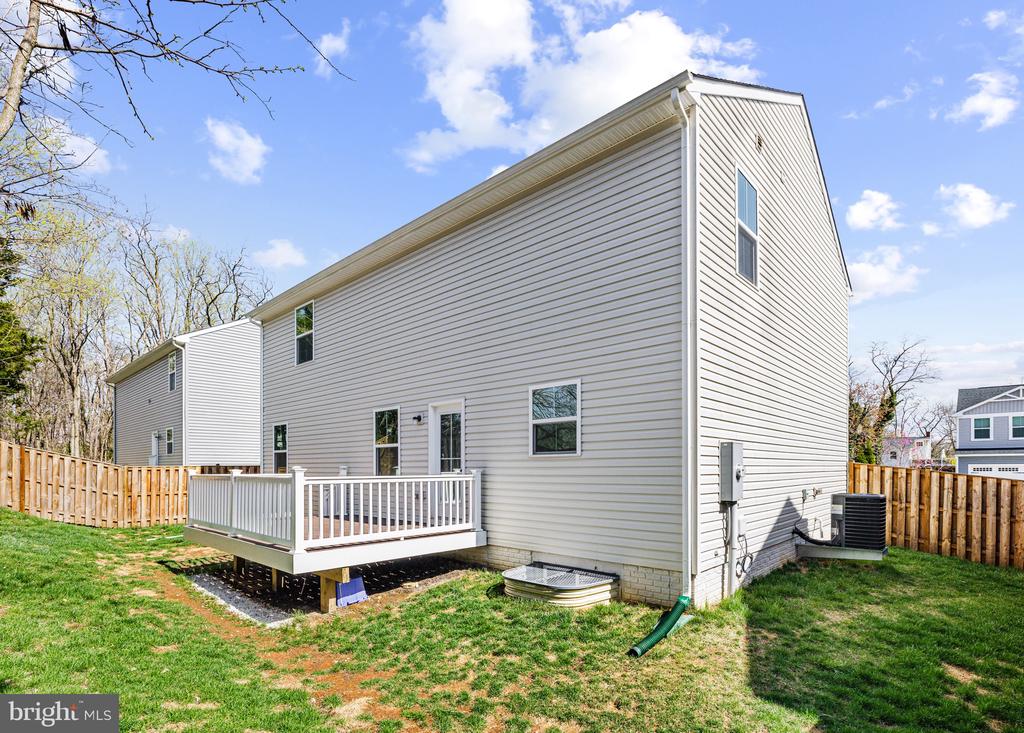 169 Emmet St