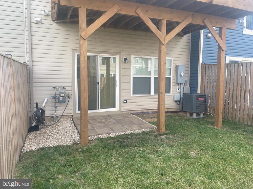 104 JITTERBUG WAY