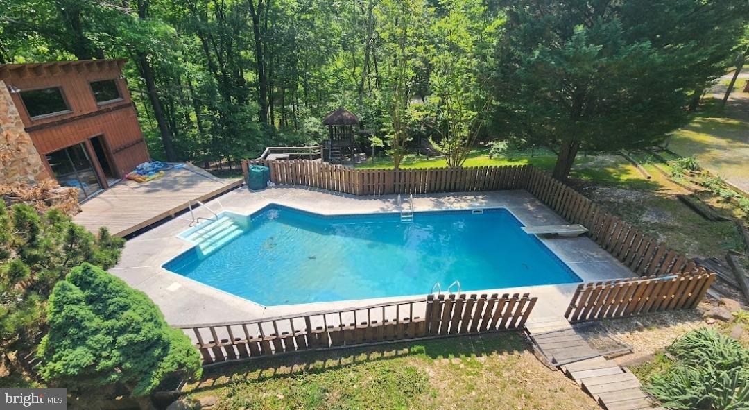 274 THREE OAKS DR