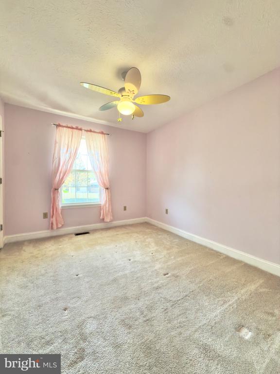 103 Charlton Rd