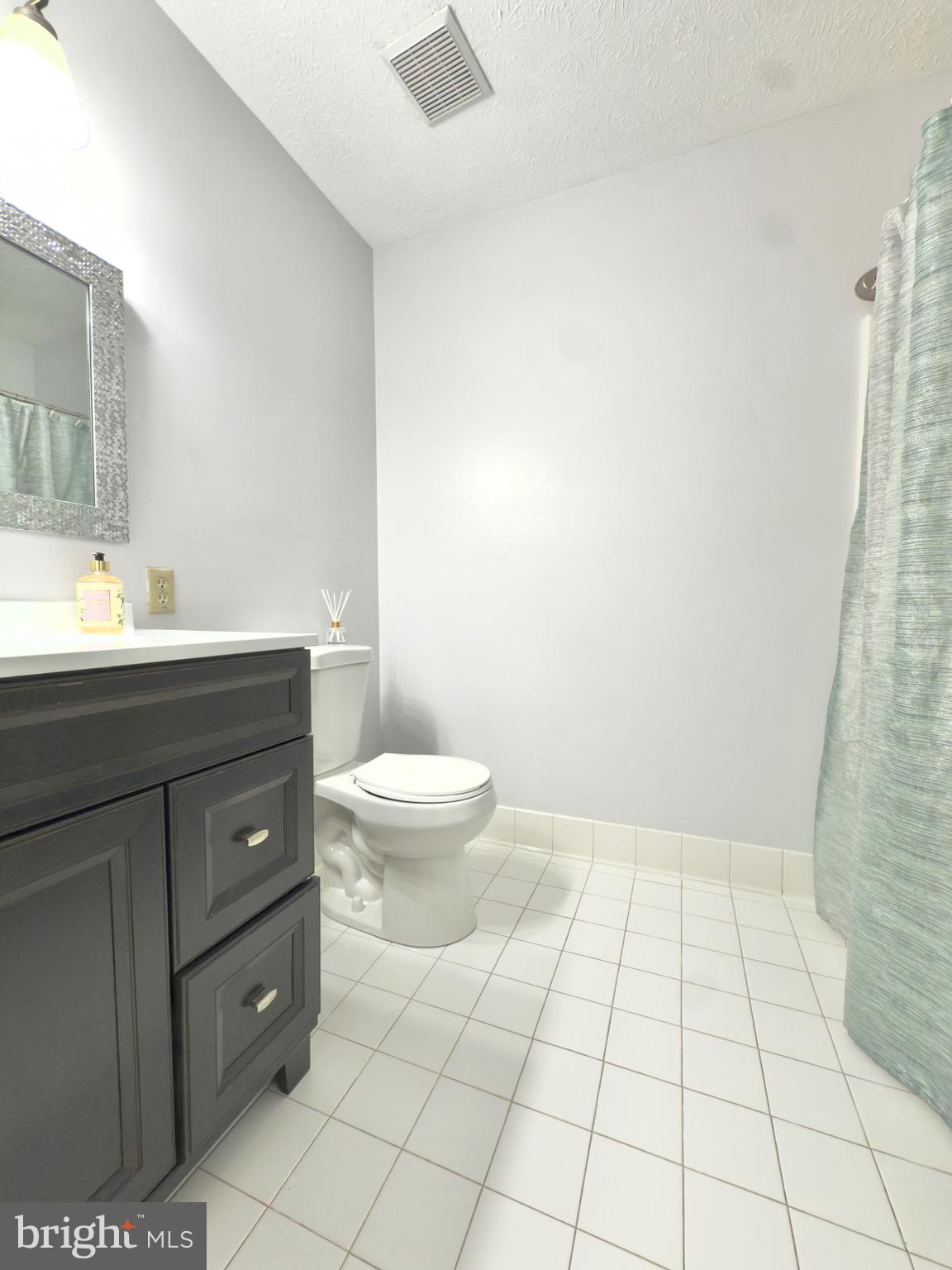 103 Charlton Rd