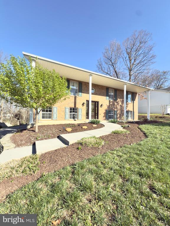 103 Charlton Rd