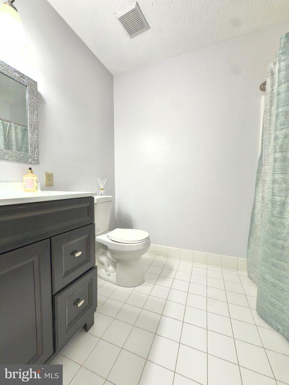103 Charlton Rd