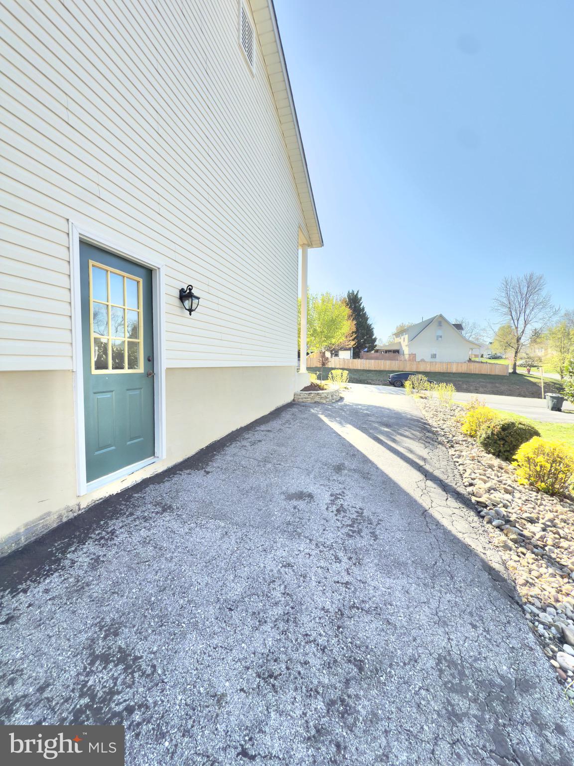 103 Charlton Rd