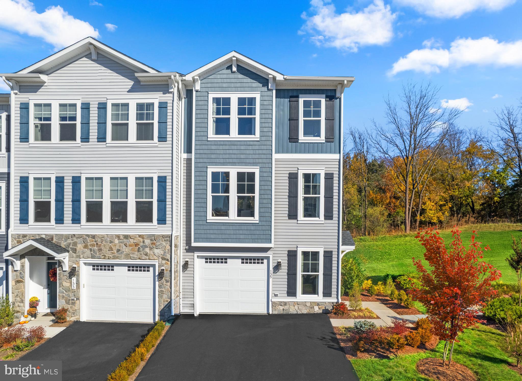 135 Wake Robin Ct