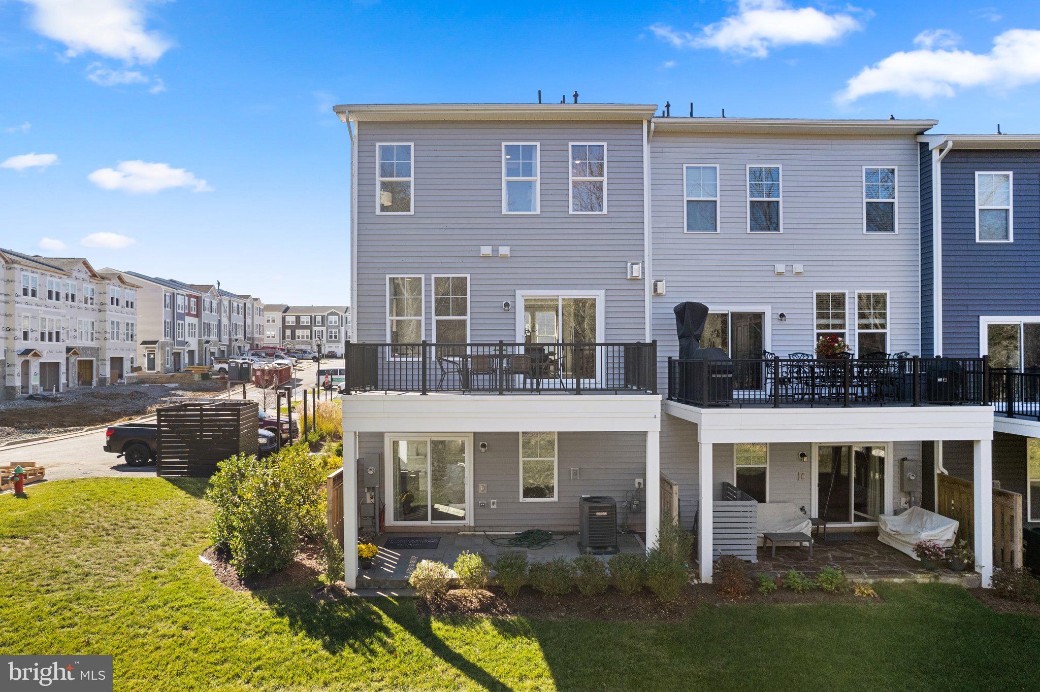 135 Wake Robin Ct
