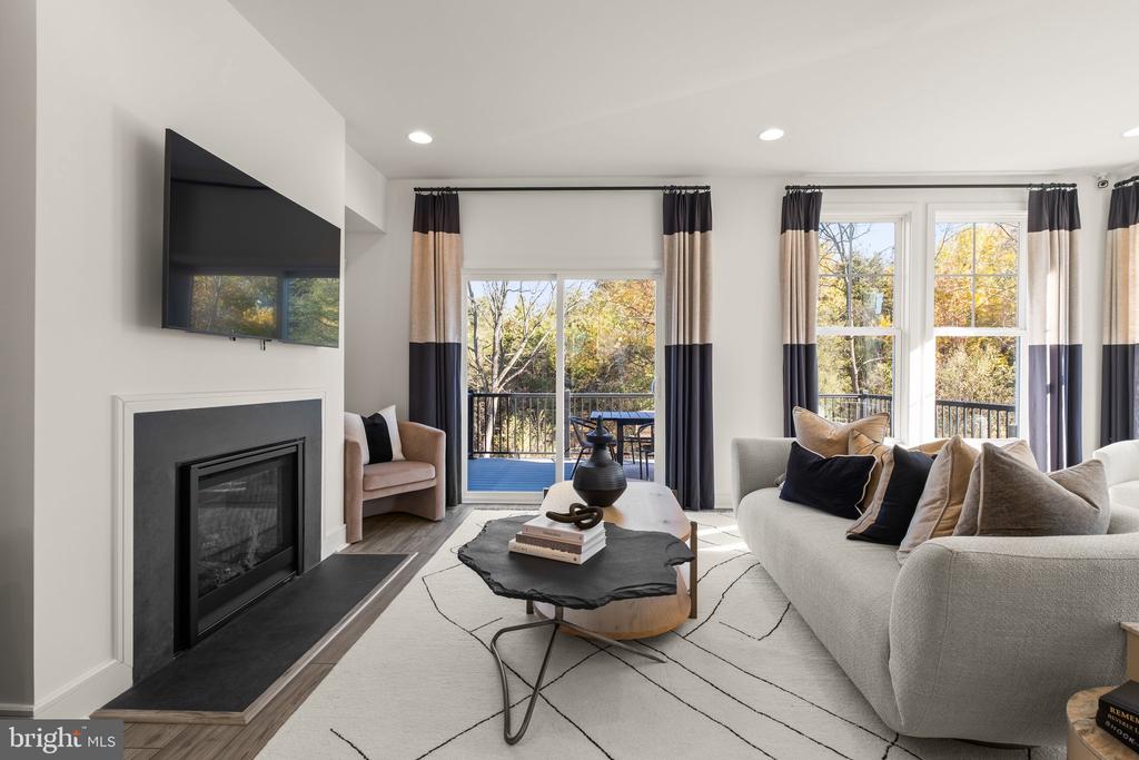 135 Wake Robin Ct