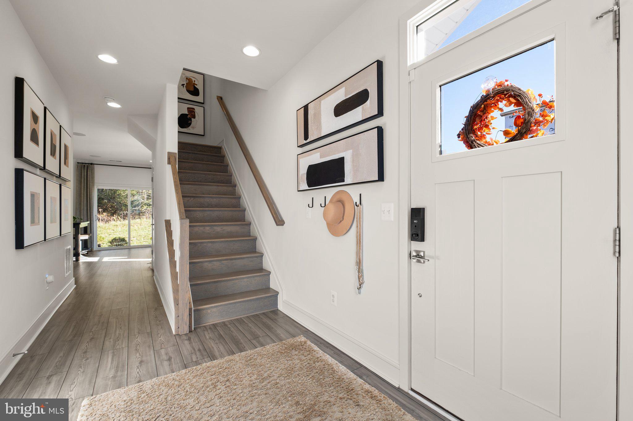 135 Wake Robin Ct