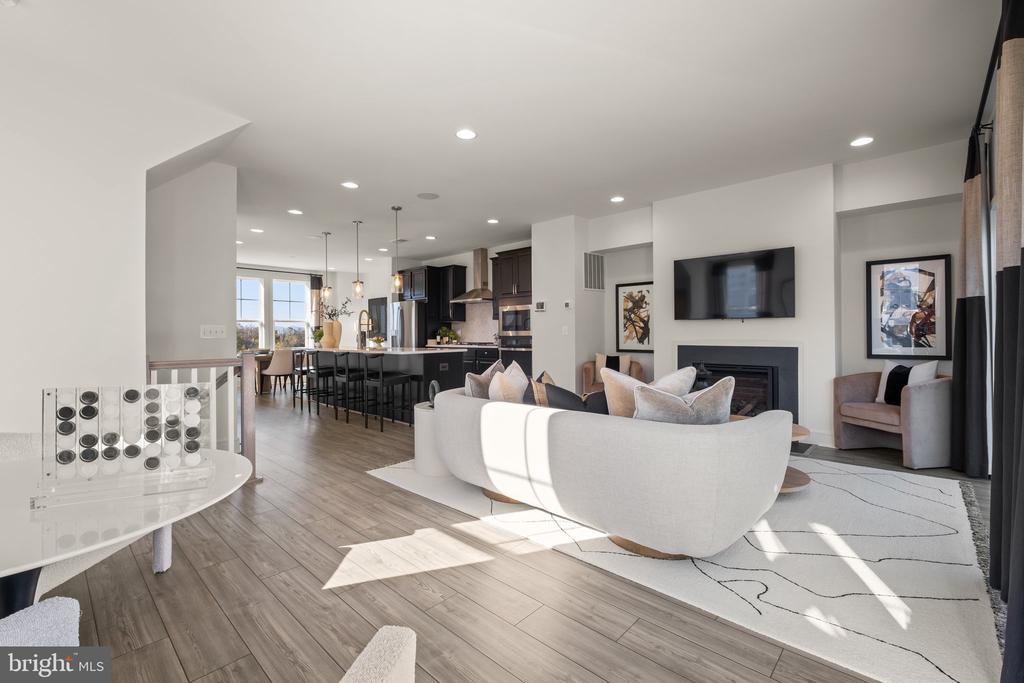 135 Wake Robin Ct