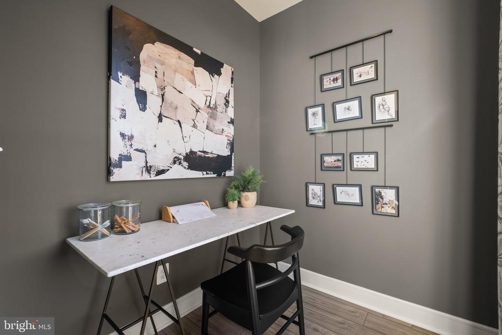 135 Wake Robin Ct