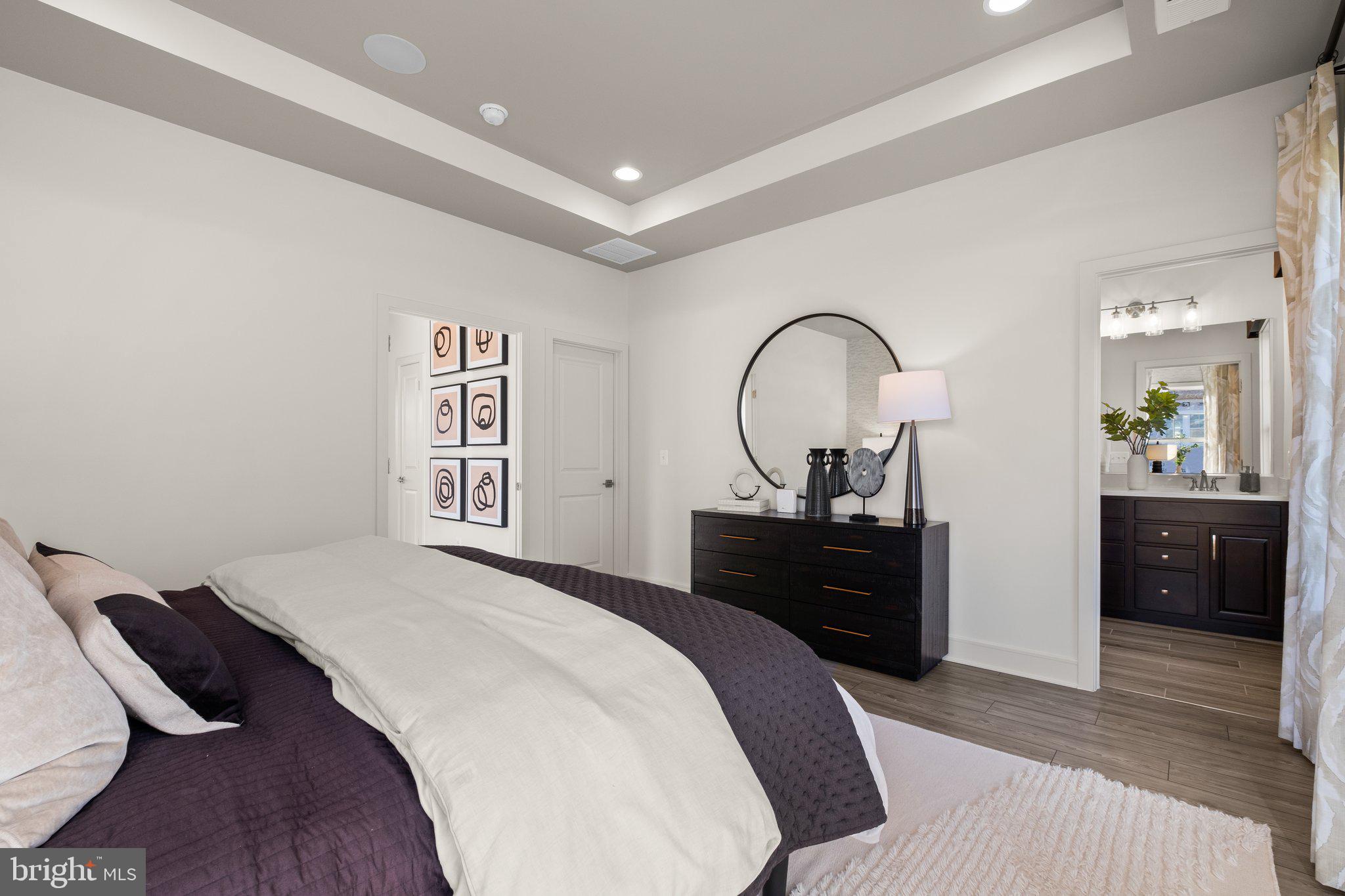 135 Wake Robin Ct