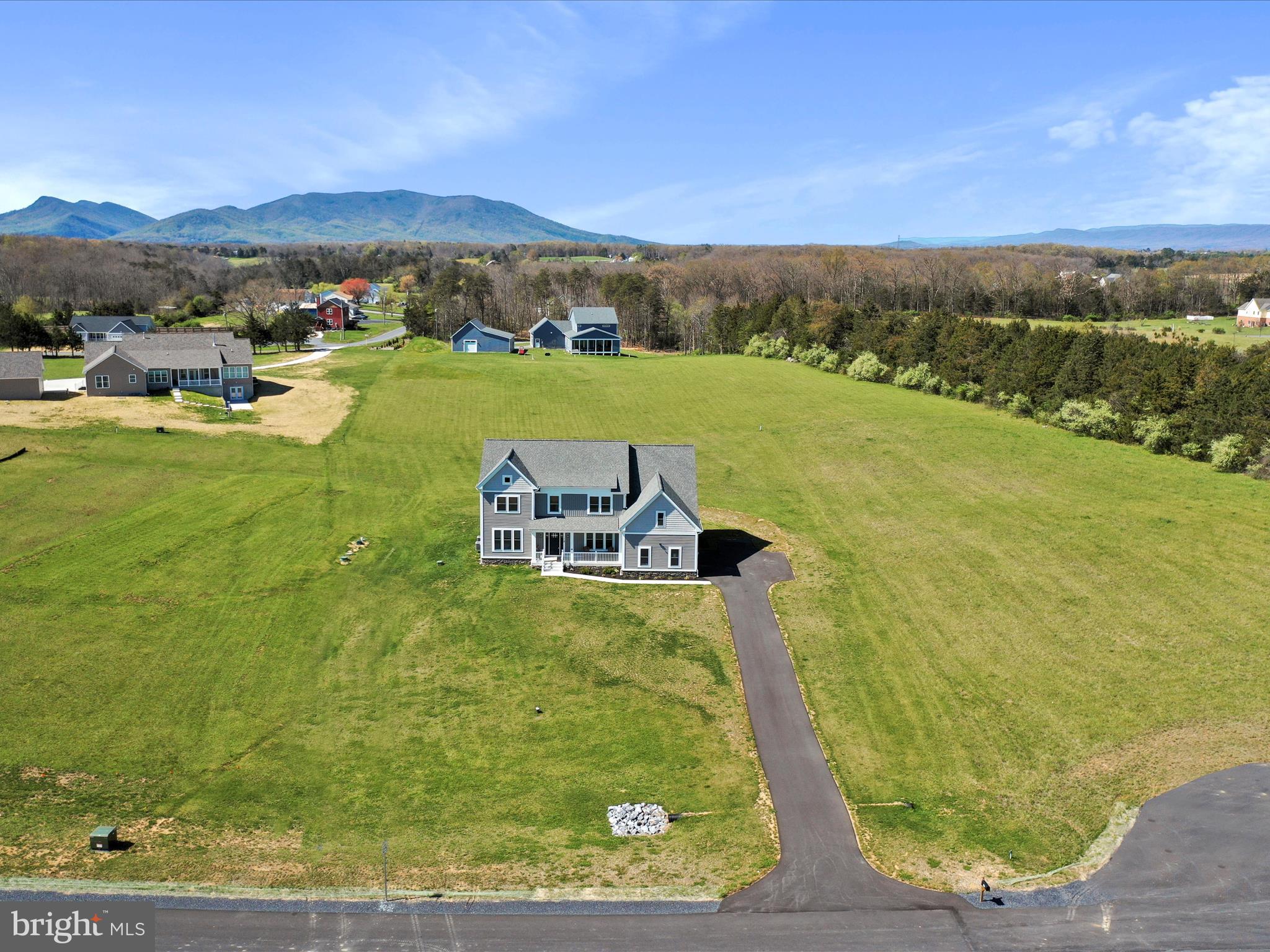 183 Garrison Ct