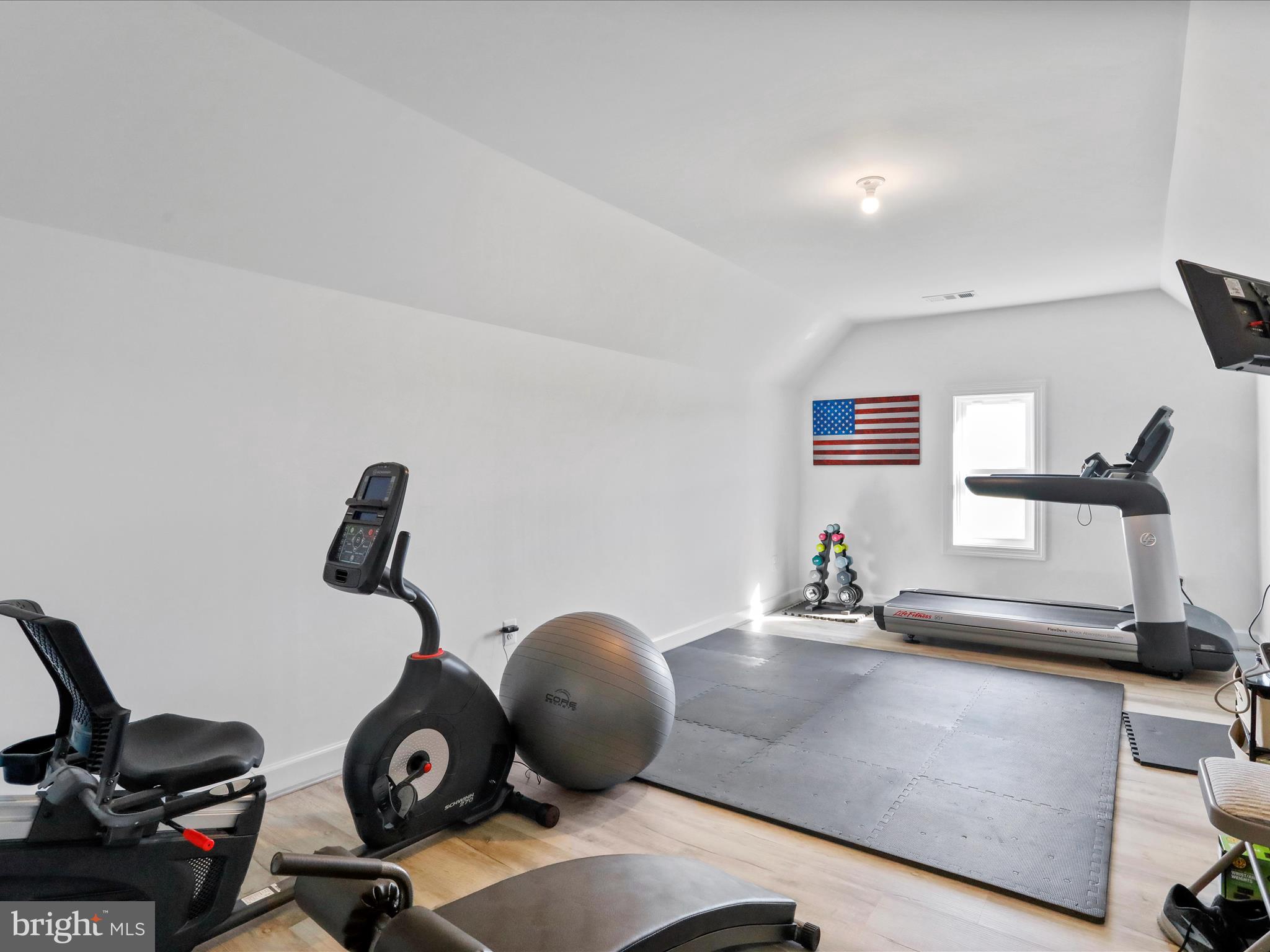 183 Garrison Ct