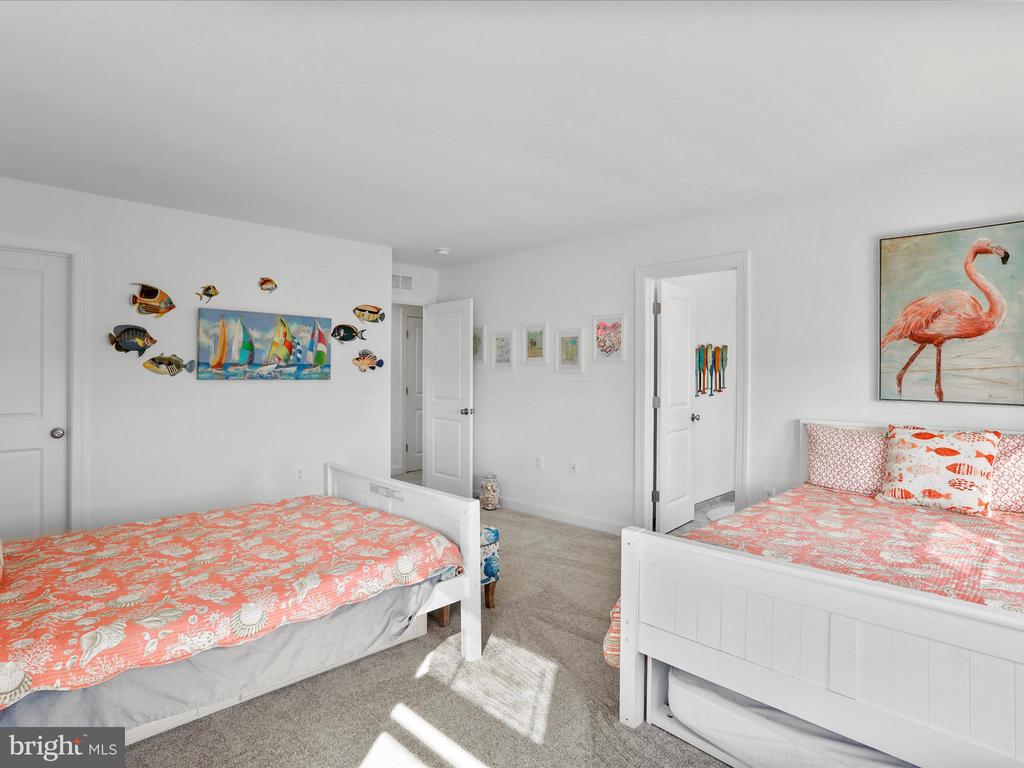 183 Garrison Ct