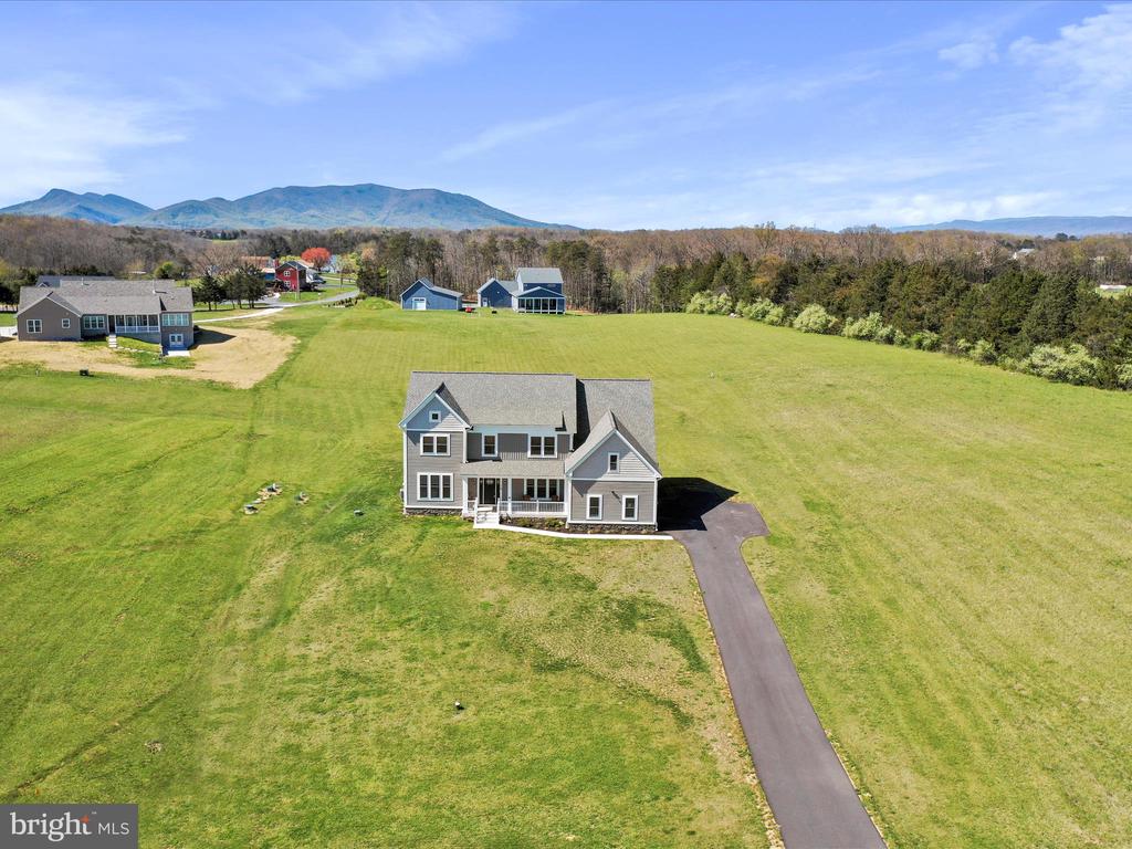 183 Garrison Ct
