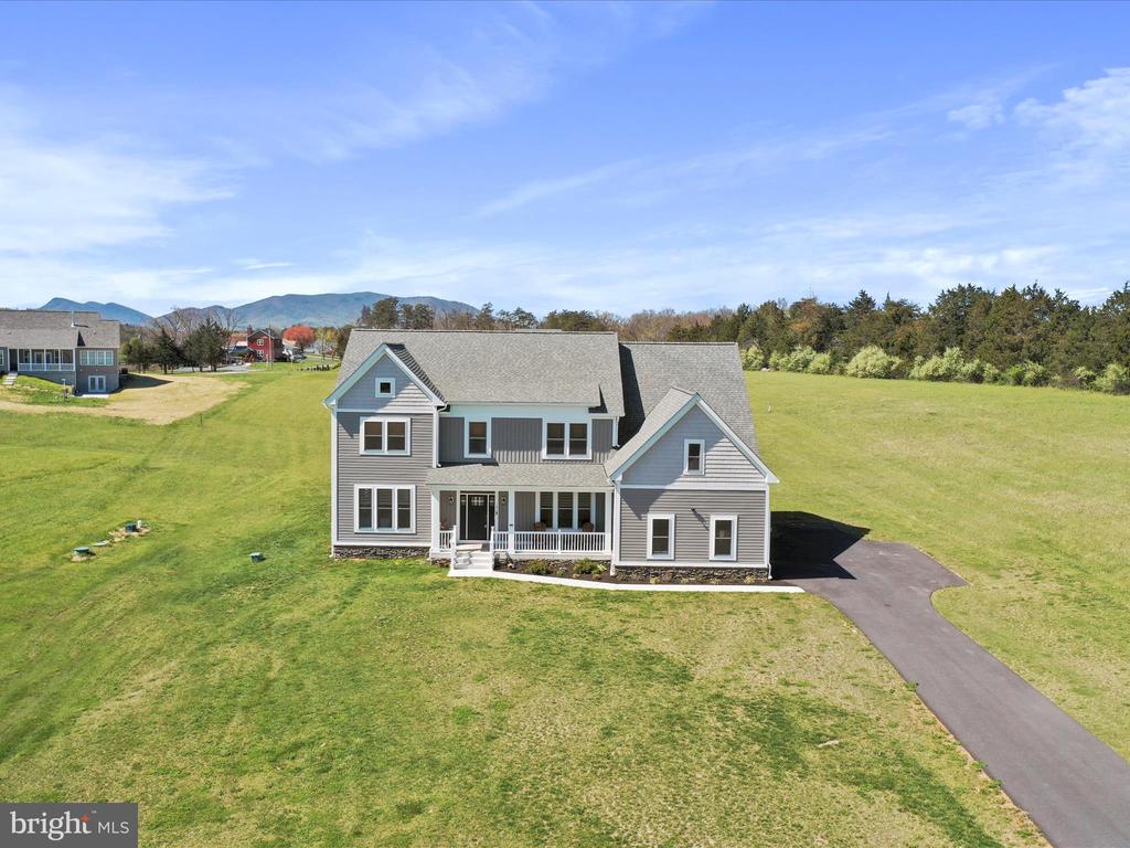 183 Garrison Ct