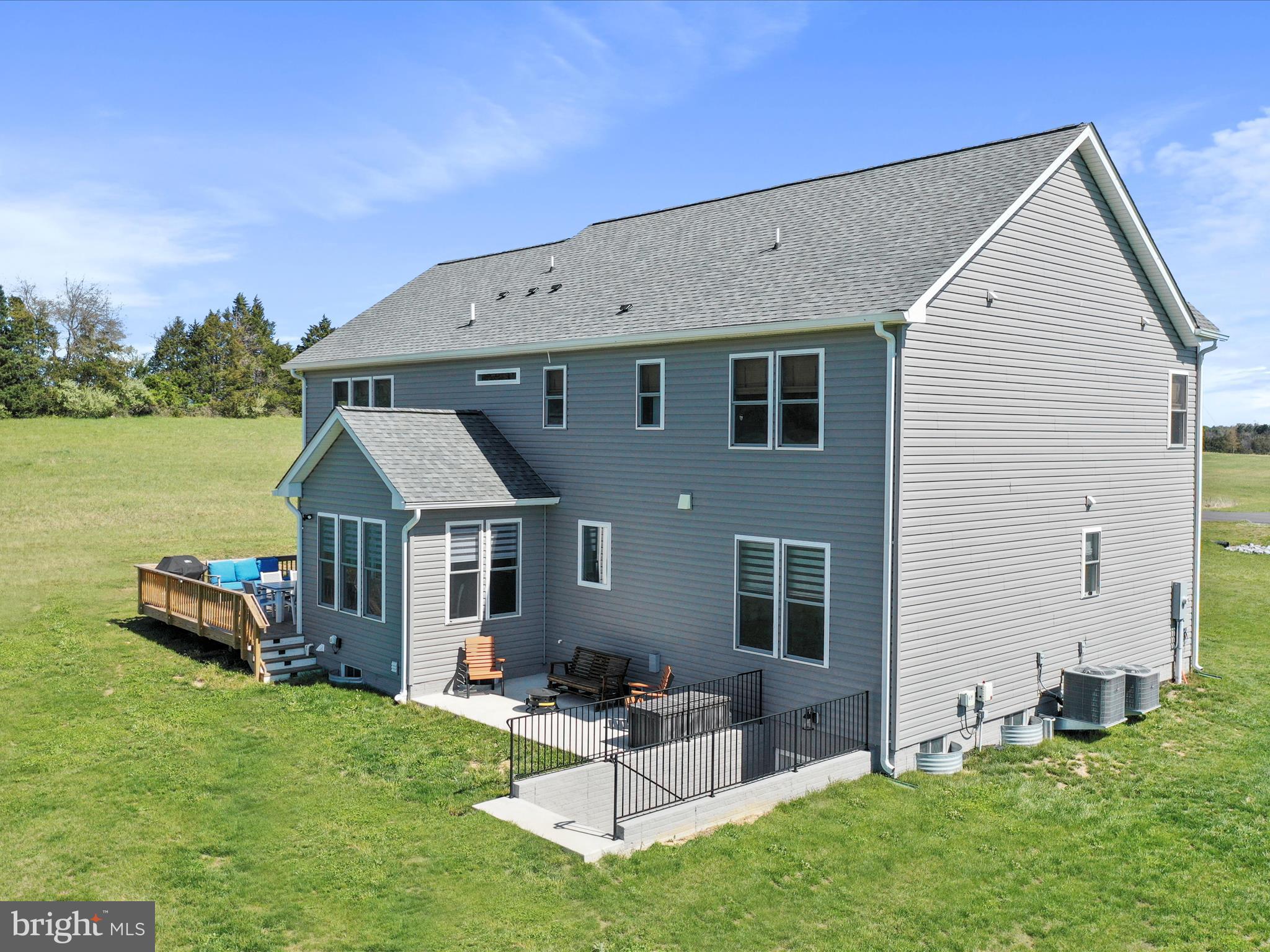 183 Garrison Ct