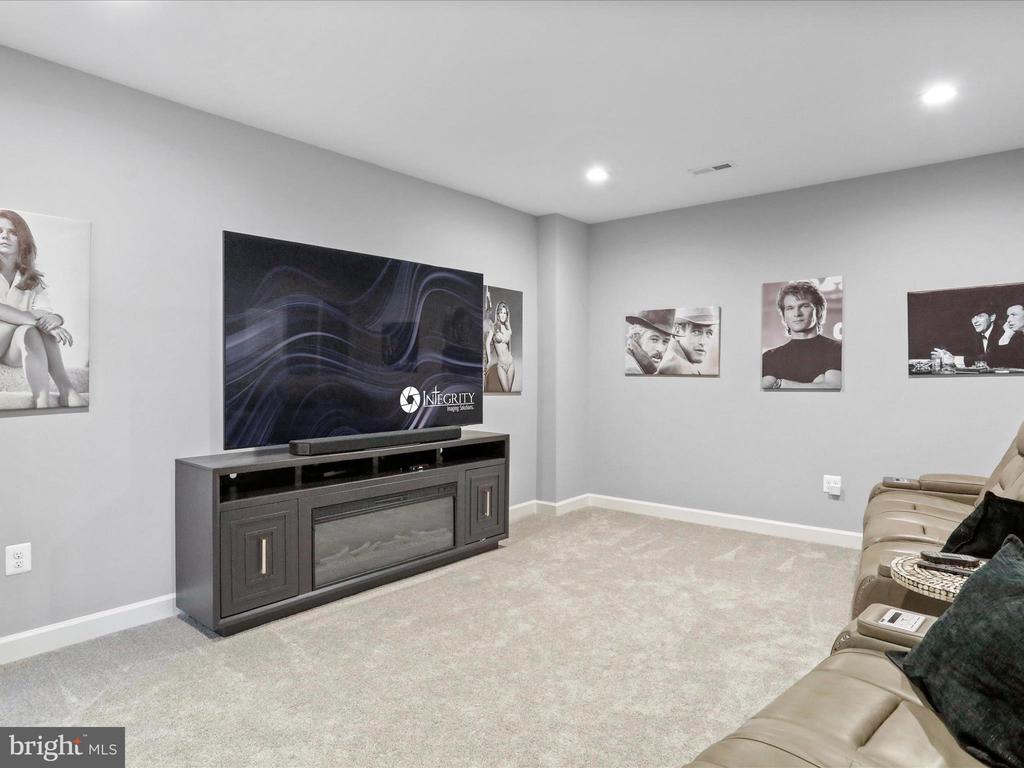 183 Garrison Ct