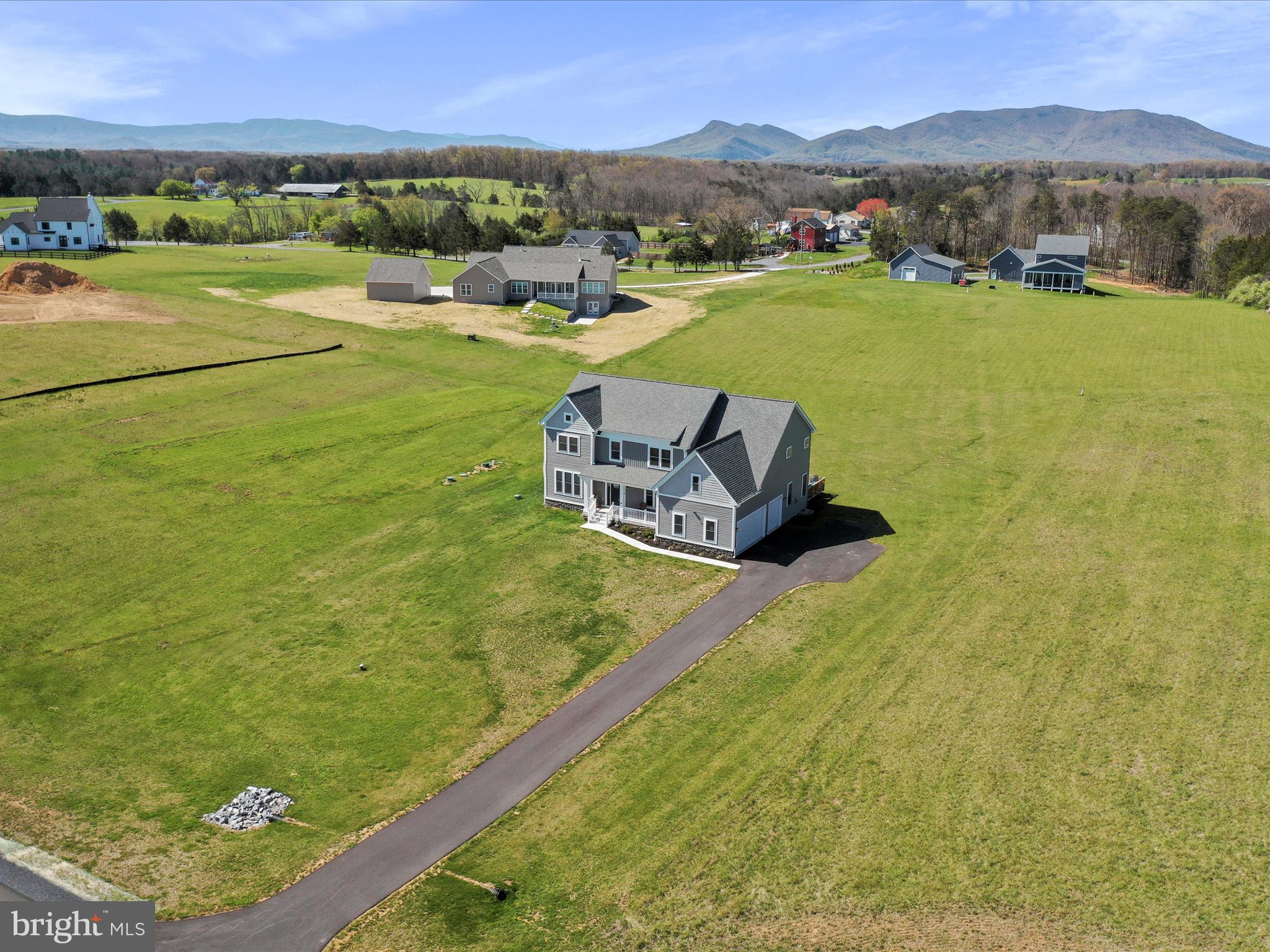 183 Garrison Ct