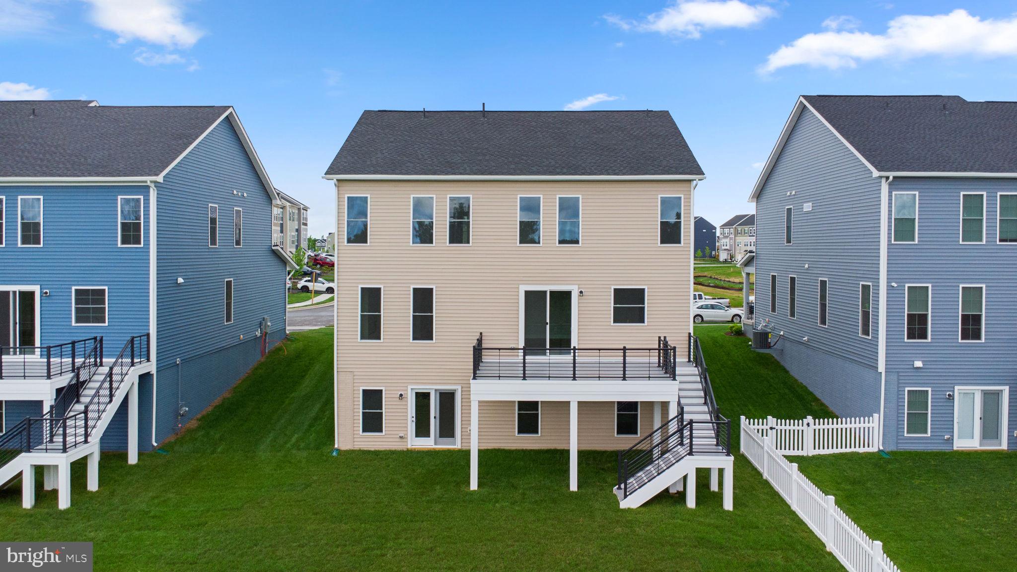 130 Sapphire St