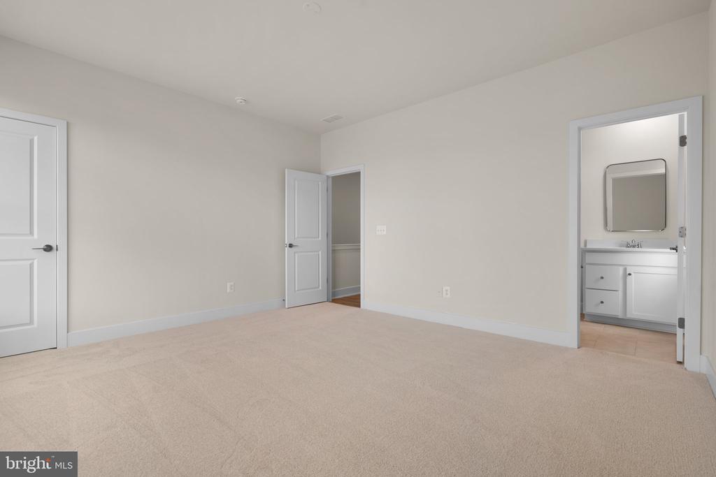 130 Sapphire St