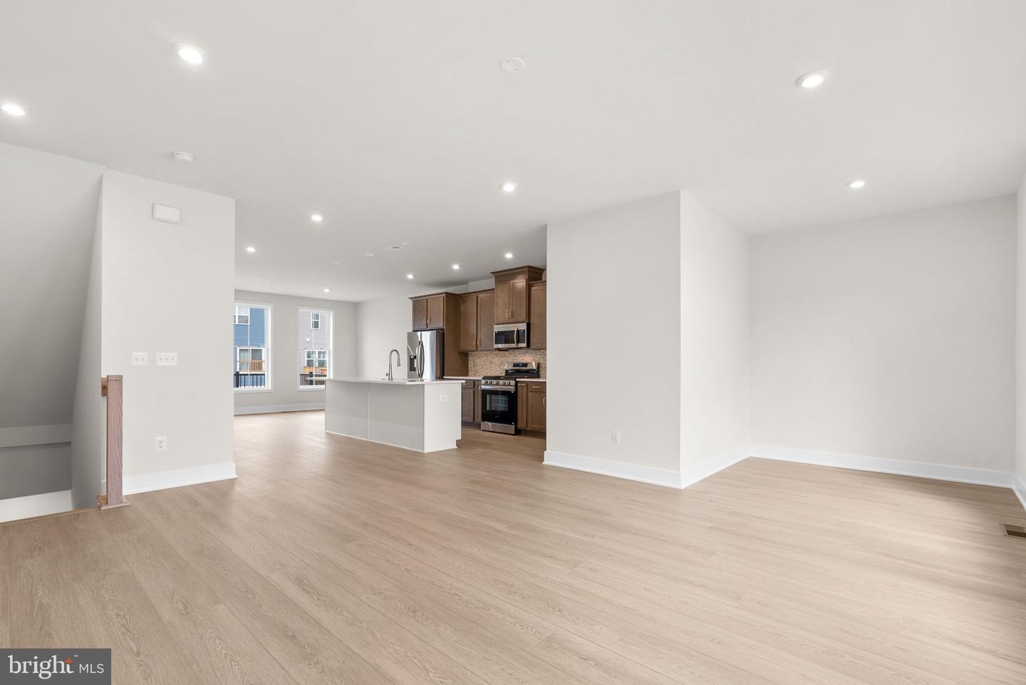 102 Galaxy Pl