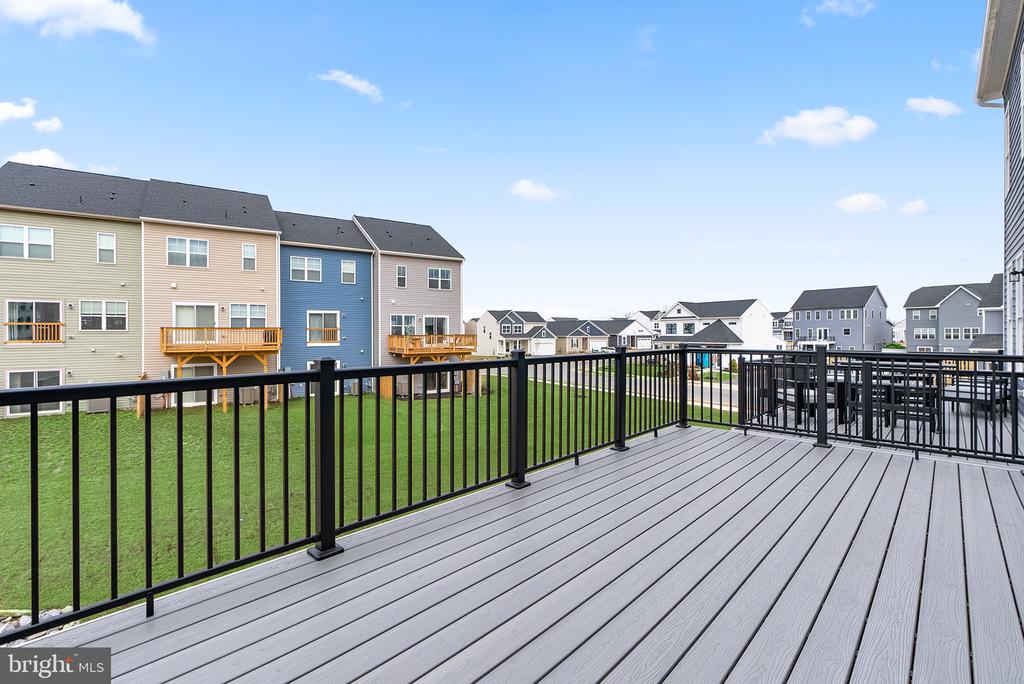 102 Galaxy Pl
