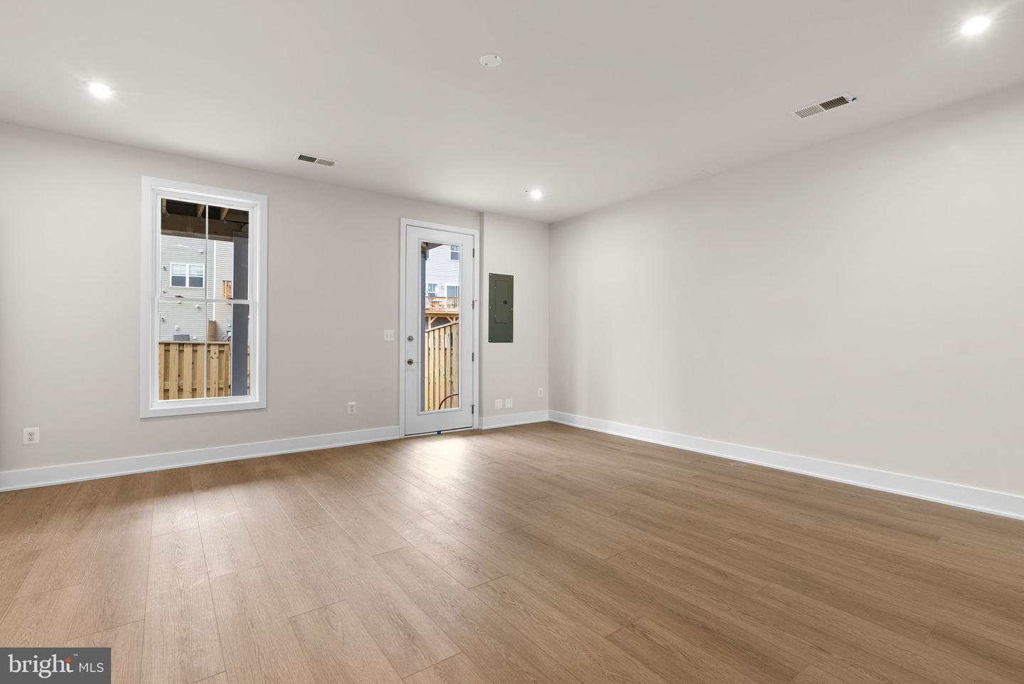 102 Galaxy Pl