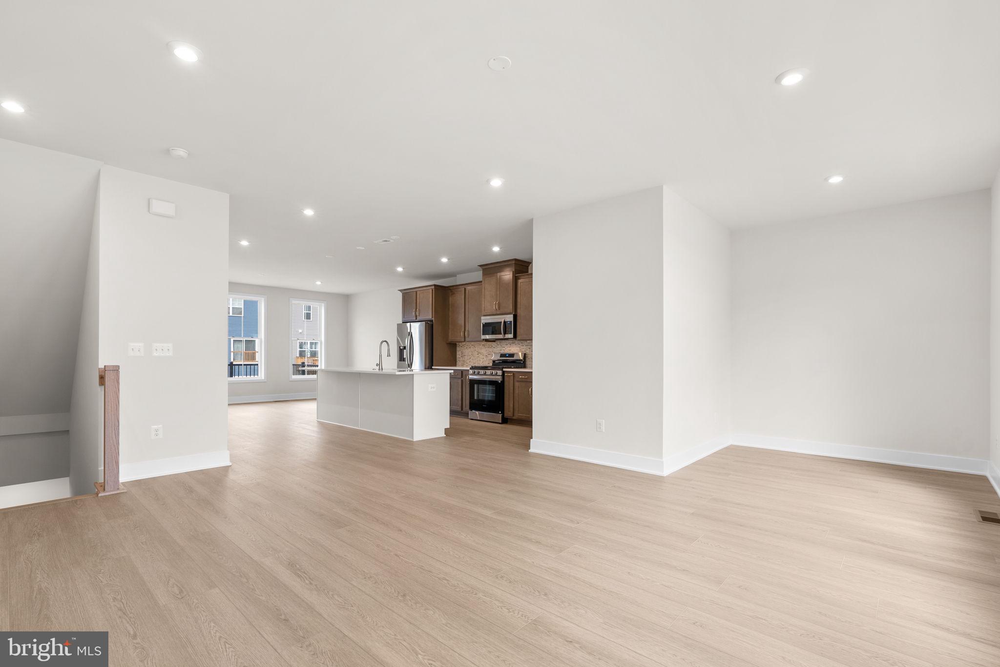 102 Galaxy Pl