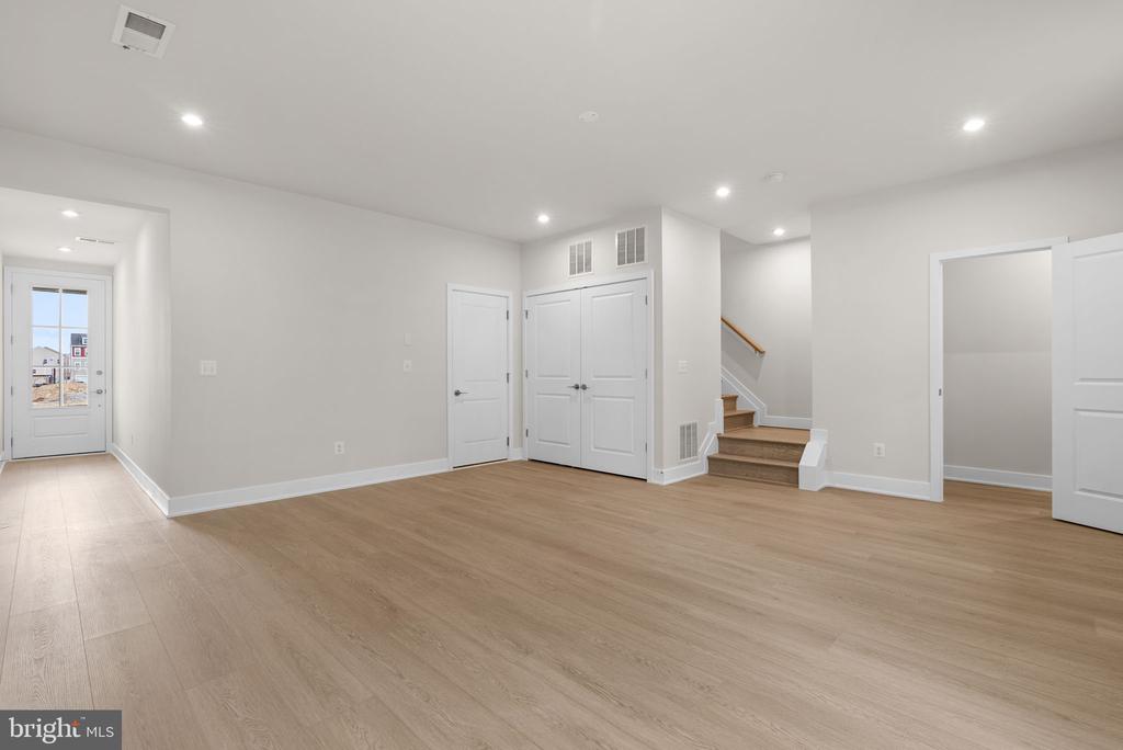 102 Galaxy Pl