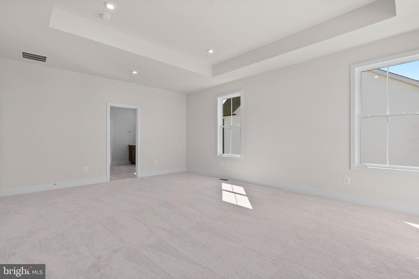 112 Heyford Dr