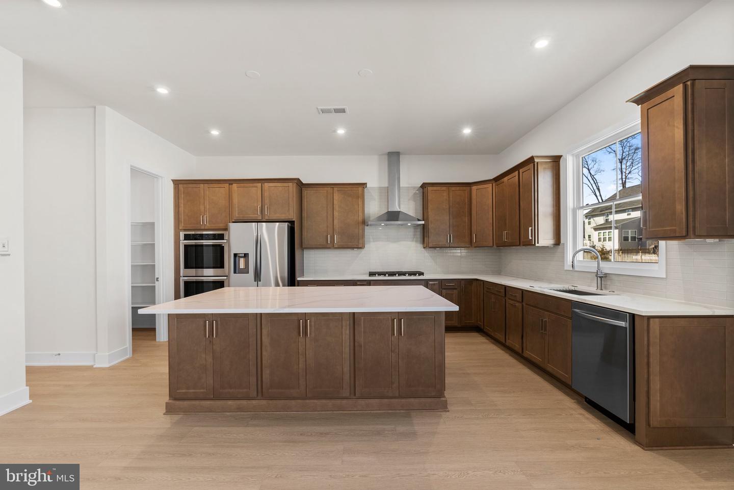 112 Heyford Dr
