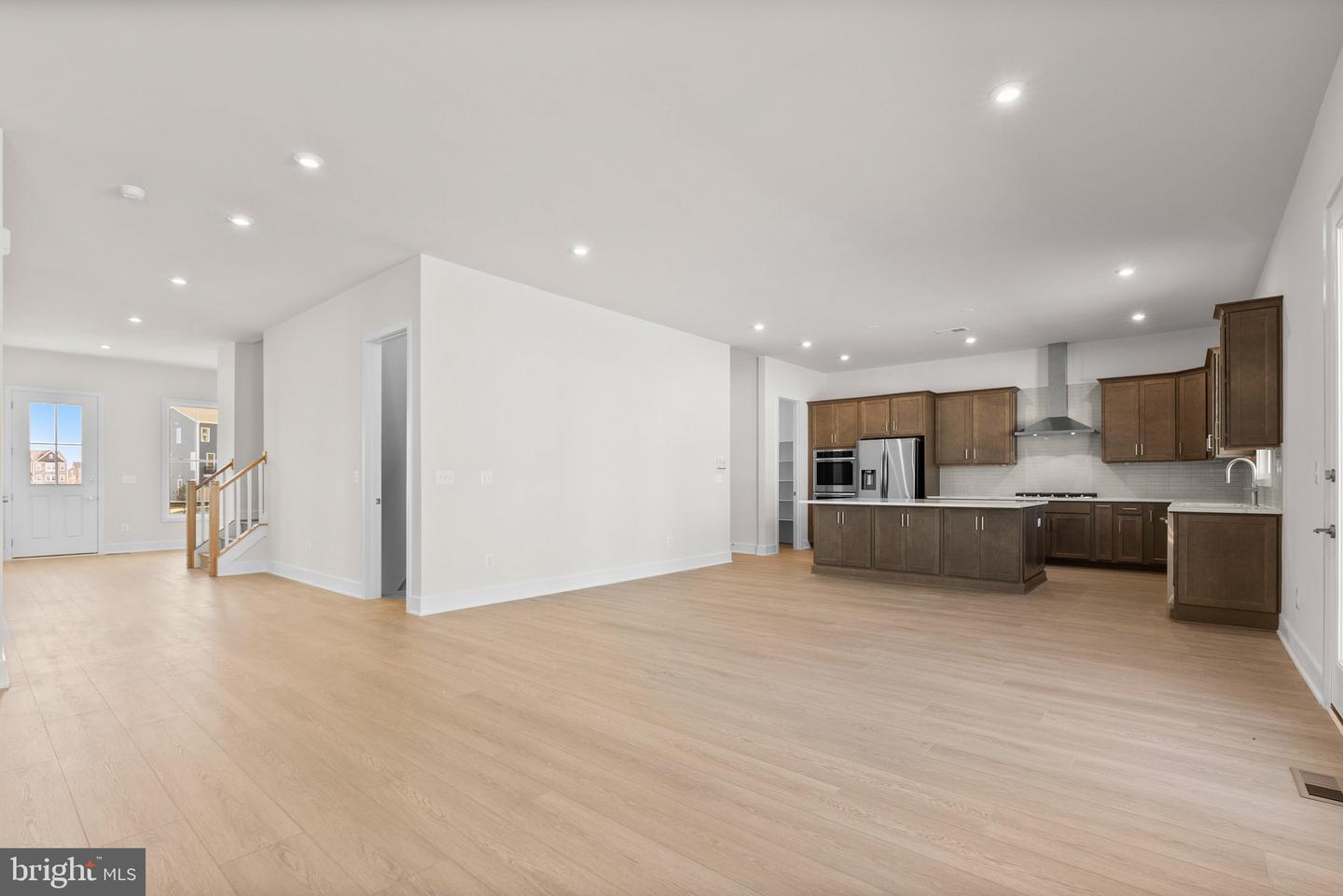 112 Heyford Dr