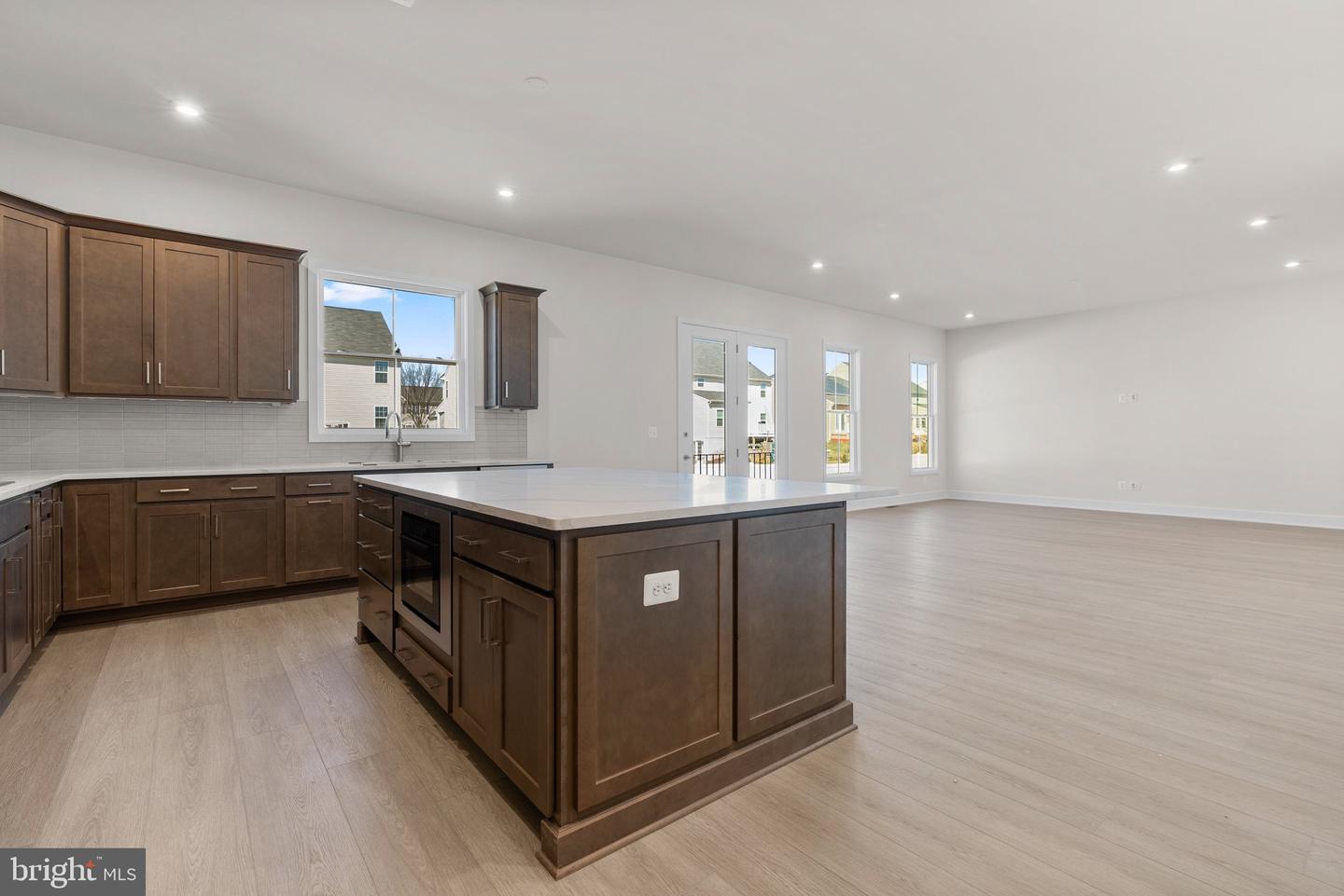 112 Heyford Dr