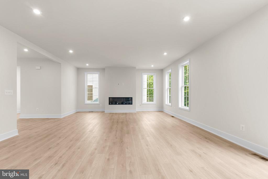 104 Alabaster Ln