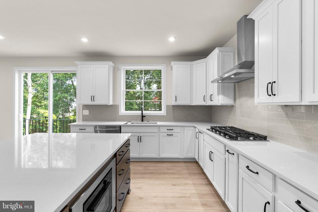 104 Alabaster Ln