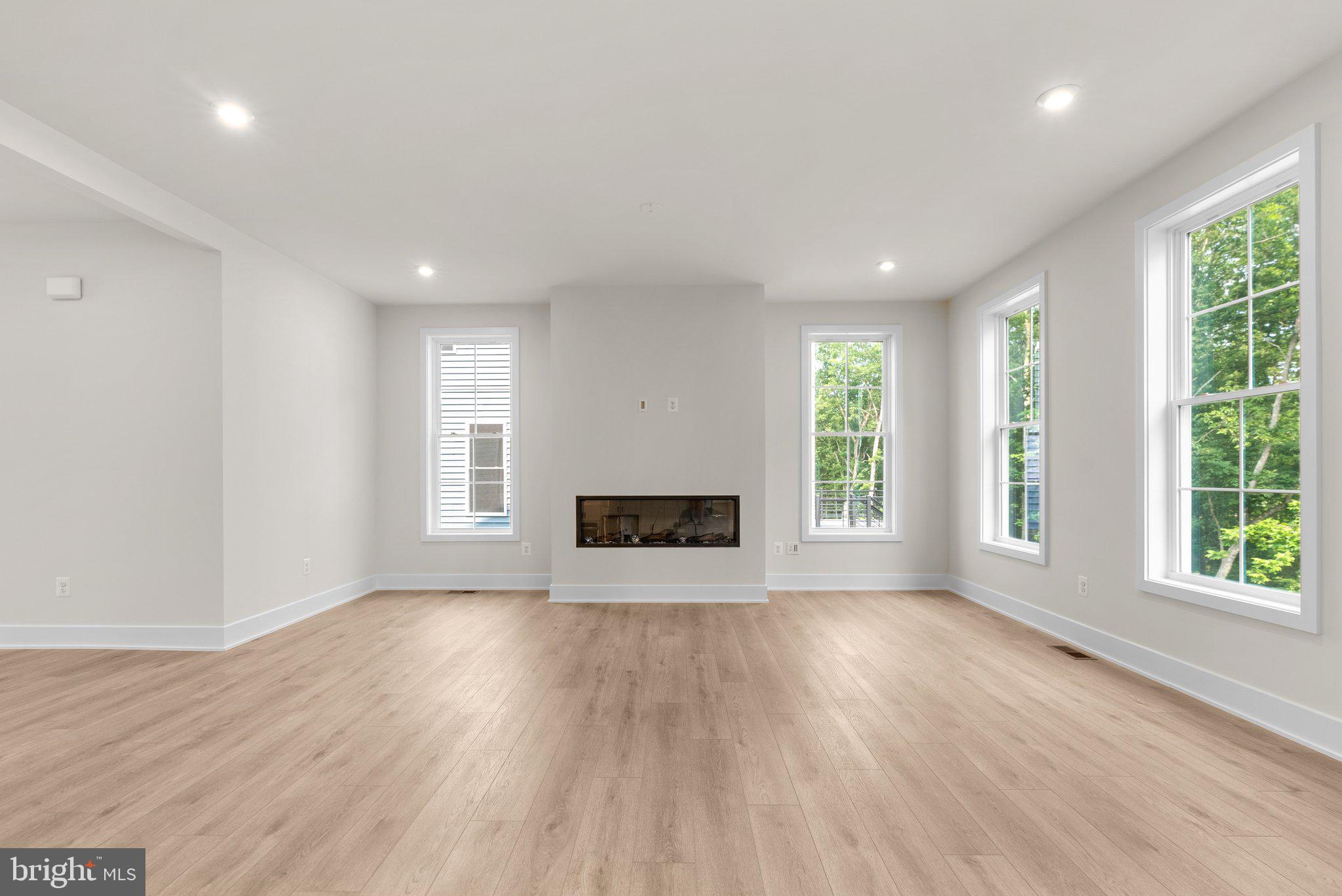 104 Alabaster Ln