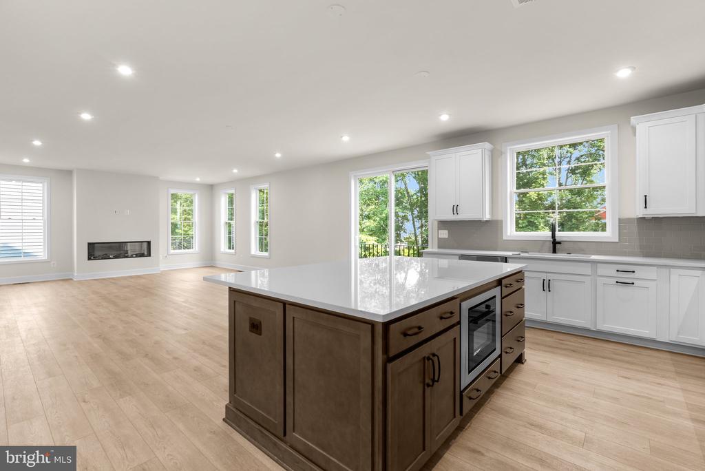 104 Alabaster Ln