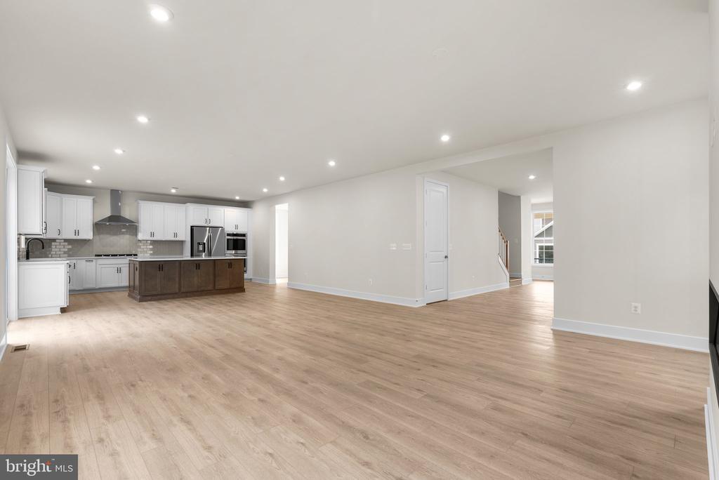 104 Alabaster Ln