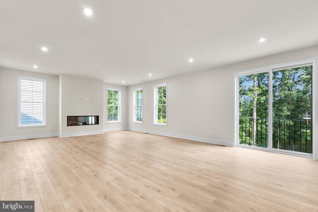 104 Alabaster Ln