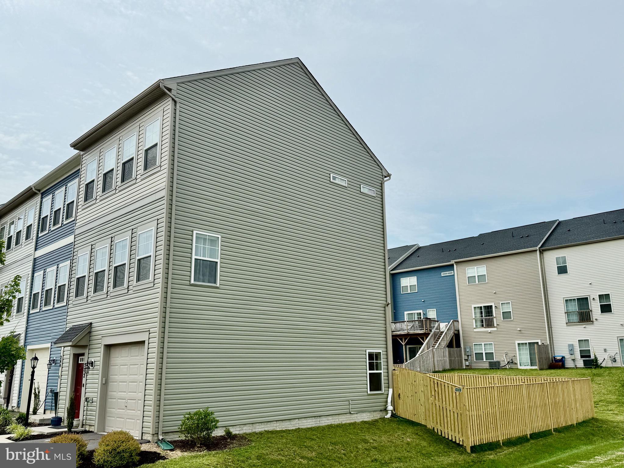 242 NORLAND KNOLL DR