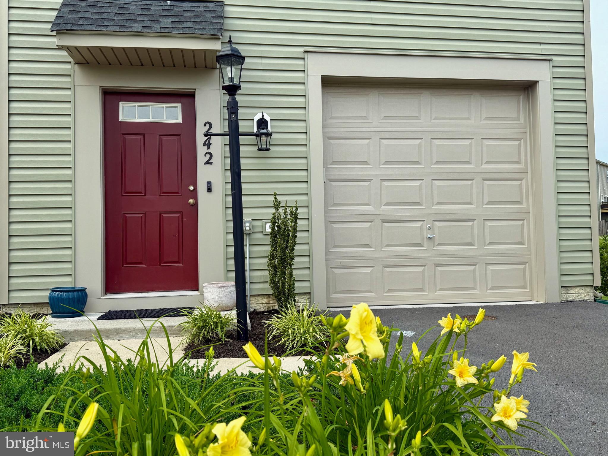 242 NORLAND KNOLL DR