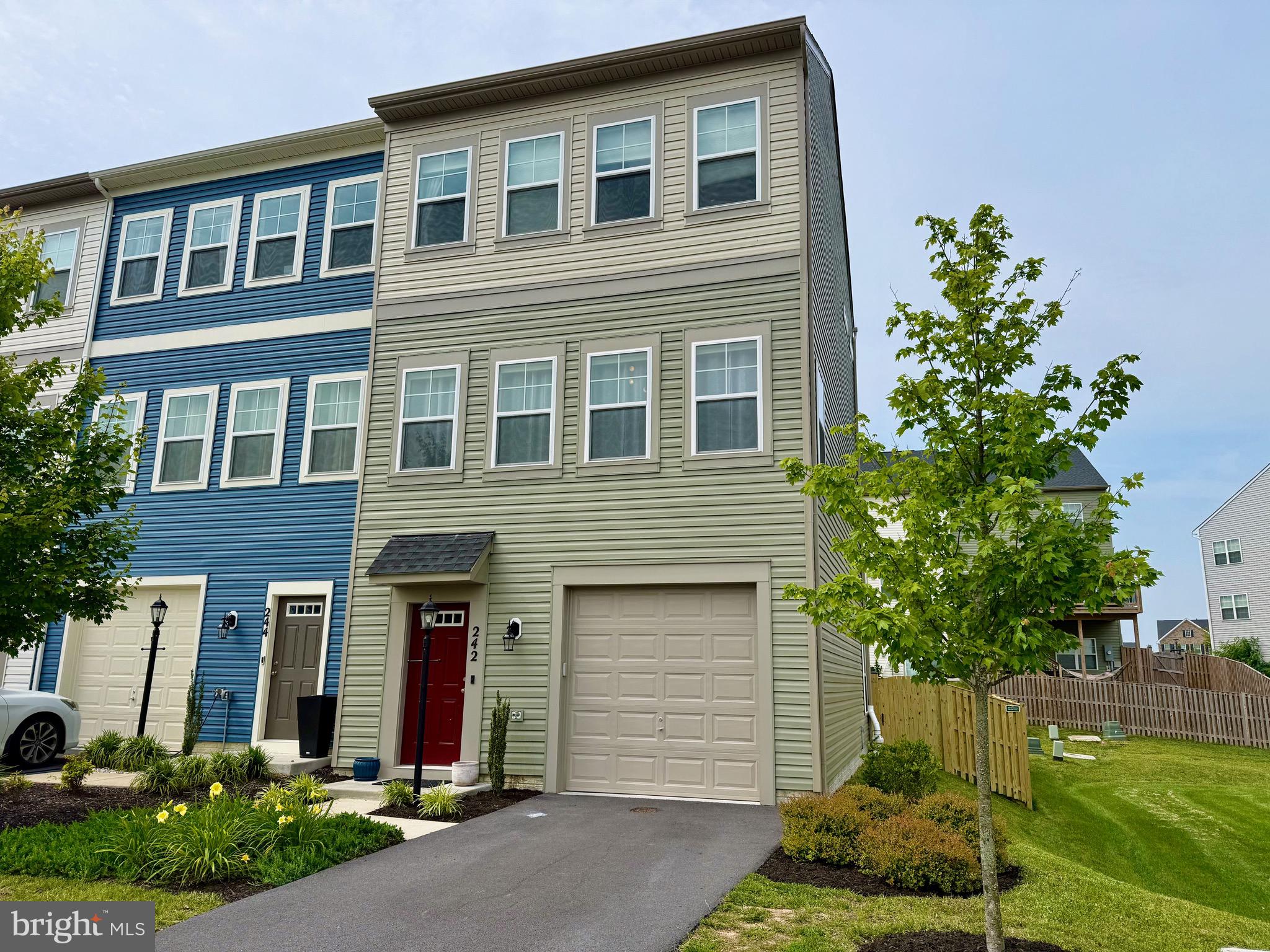 242 NORLAND KNOLL DR