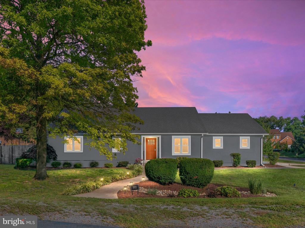 1911 Wayland Dr